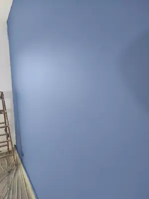 Ściany po malowaniu i odświeżeniu wnętrza